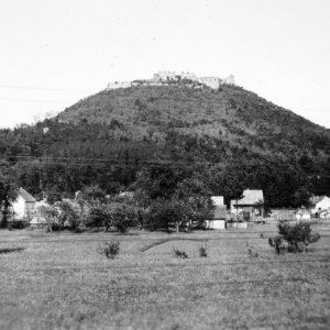 Árus a huszti zsidó piacon az 1920-30-as években (Forrás: MZSL)
